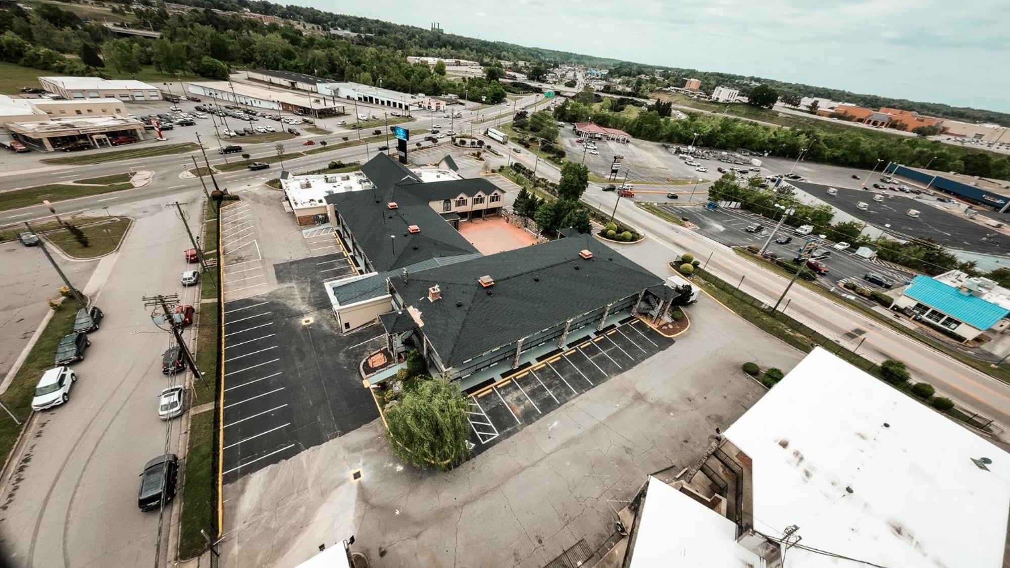 Riverside Inn & Suites By Oyo Danville Ceaser Casino Exterior foto