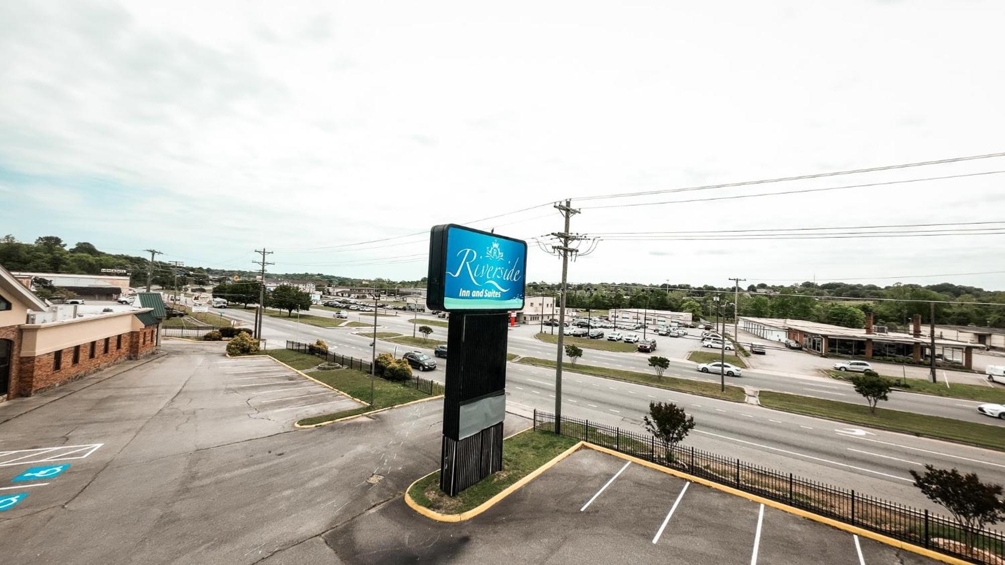 Riverside Inn & Suites By Oyo Danville Ceaser Casino Exterior foto