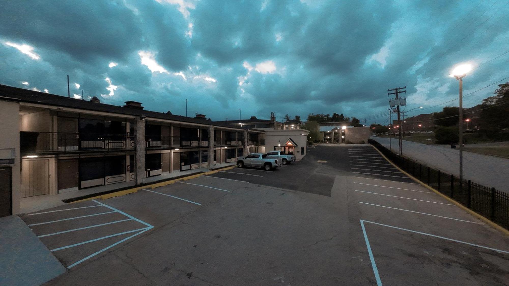 Riverside Inn & Suites By Oyo Danville Ceaser Casino Exterior foto