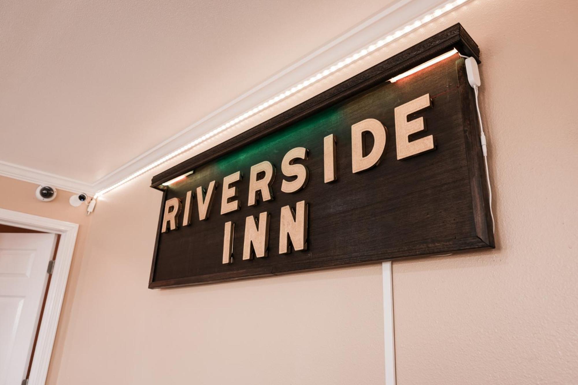 Riverside Inn & Suites By Oyo Danville Ceaser Casino Exterior foto