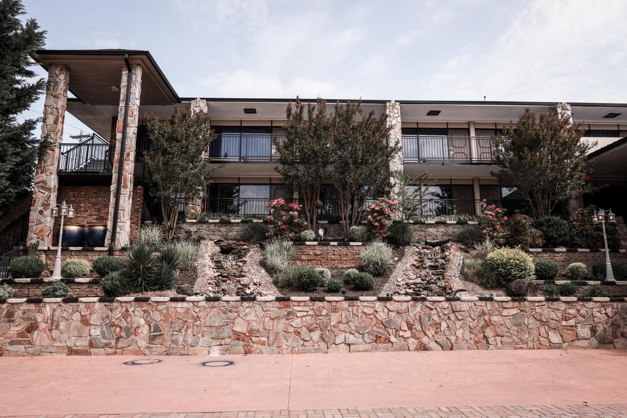 Riverside Inn & Suites By Oyo Danville Ceaser Casino Exterior foto