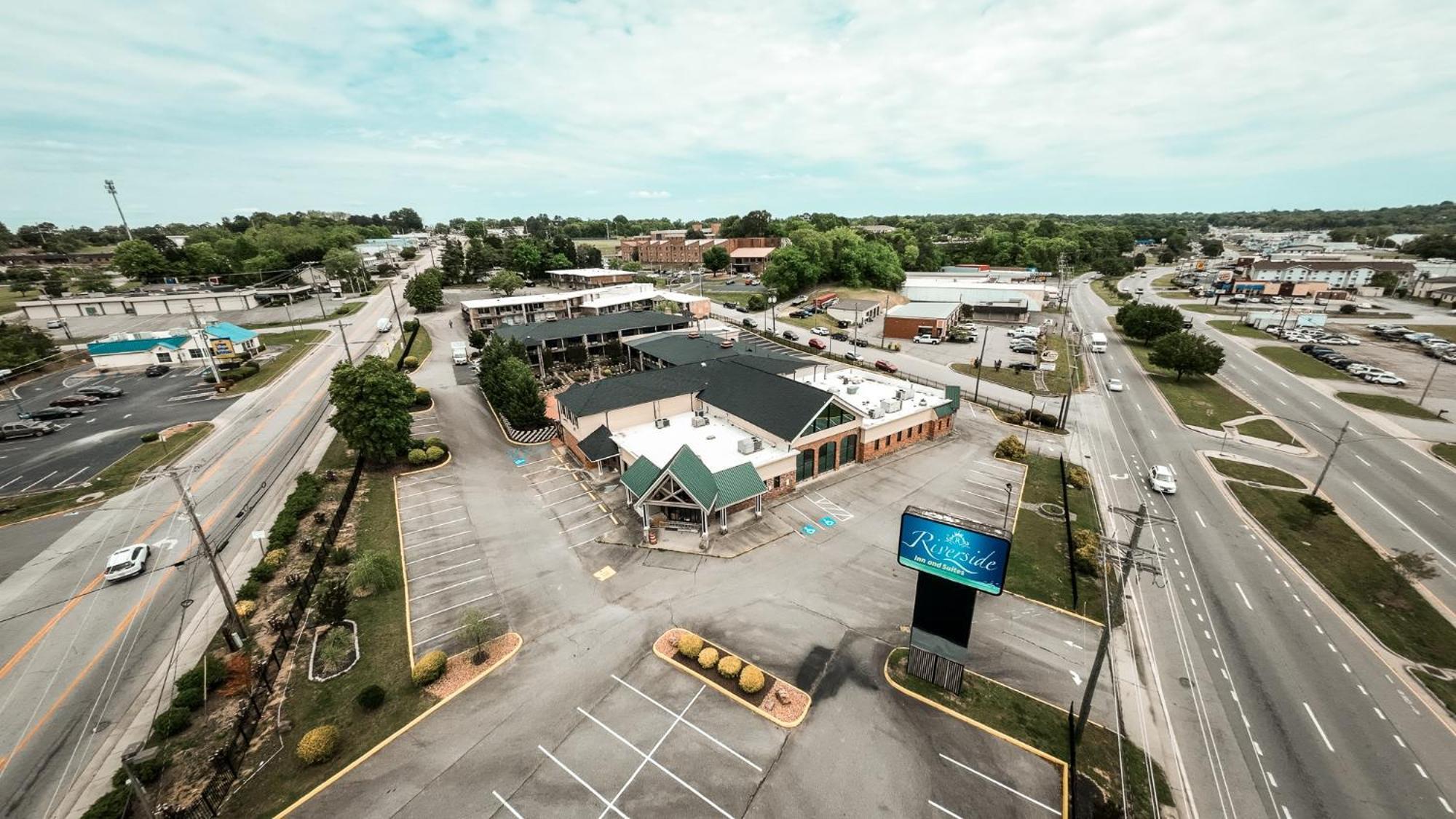 Riverside Inn & Suites By Oyo Danville Ceaser Casino Exterior foto