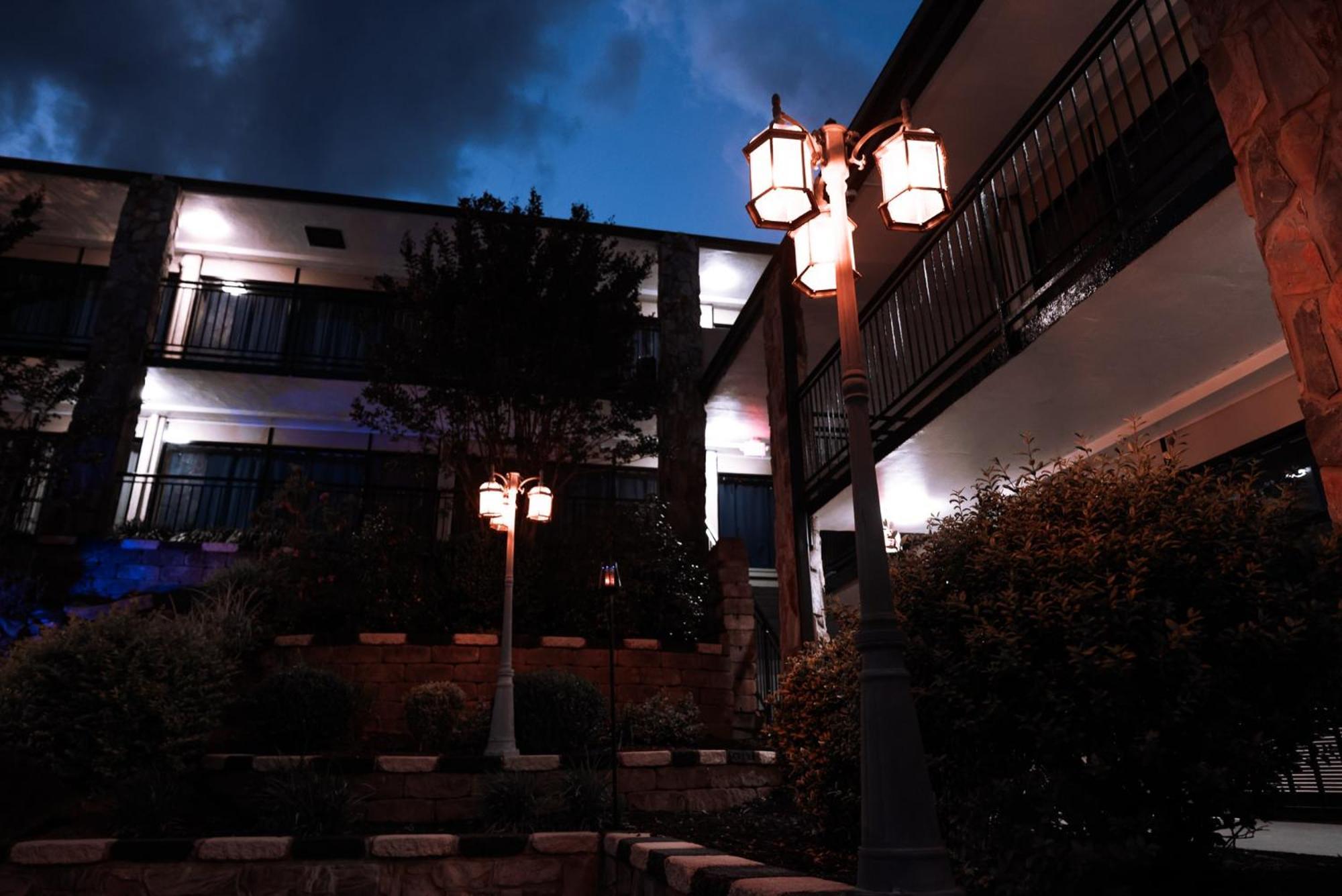 Riverside Inn & Suites By Oyo Danville Ceaser Casino Exterior foto